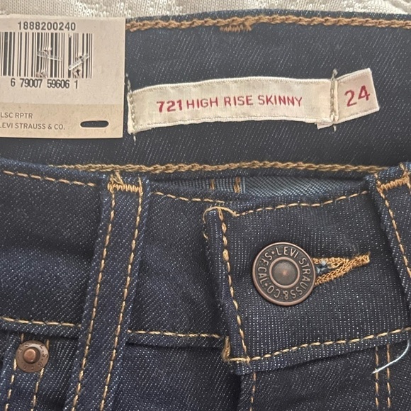 NWT LEVI'S Premium Denim 721 High Rise Skinny Jeans Dark Wash Size 24 - Picture 6 of 7